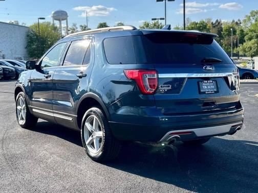 Blue 2016 Ford Explorer XLT