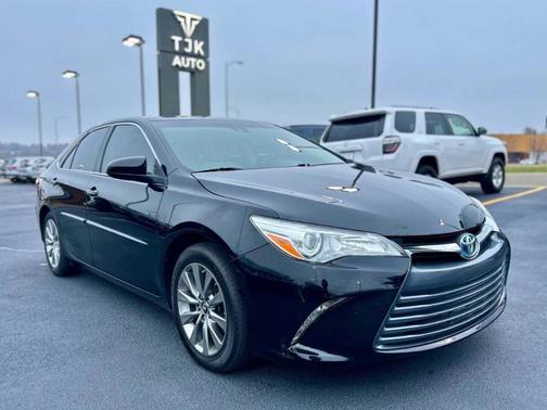2017 Toyota Camry Hybrid XLE