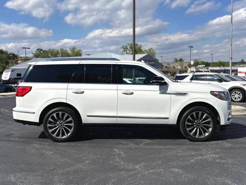 White 2020 Lincoln Navigator Reserve