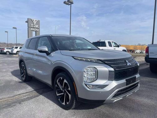 2022 Mitsubishi Outlander SE