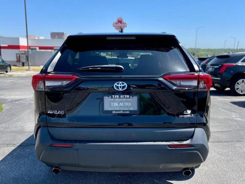 2021 Toyota RAV4 Hybrid LE