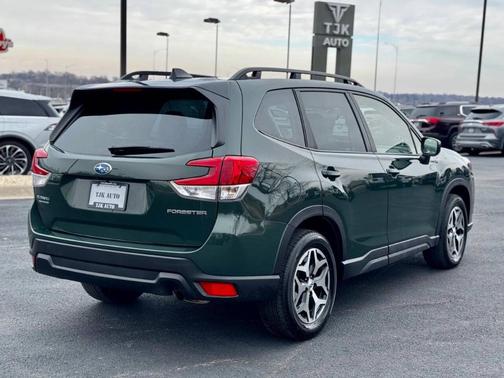 Cascade Green Silica 2024 Subaru Forester Premium