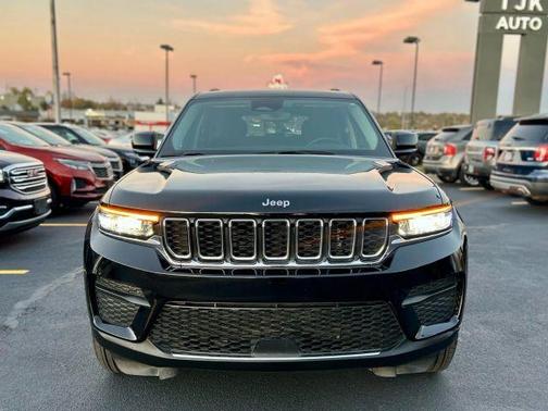 2023 Jeep Grand Cherokee Laredo