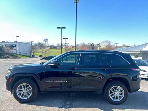 2023 Jeep Grand Cherokee Laredo