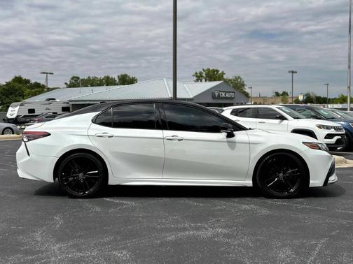 White 2023 Toyota Camry XSE V6
