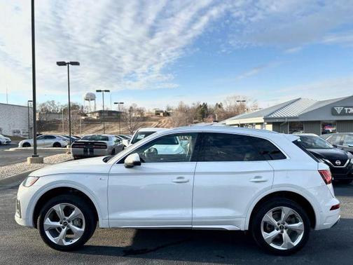 2023 Audi Q5 45 S line quattro Premium