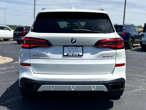 White 2021 BMW X5 xDrive40i
