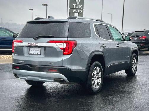Gray 2022 GMC Acadia SLT