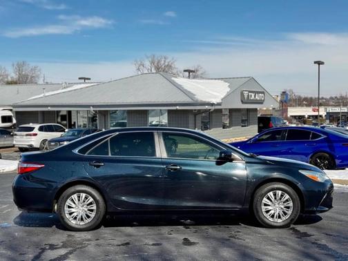 Black 2016 Toyota Camry LE