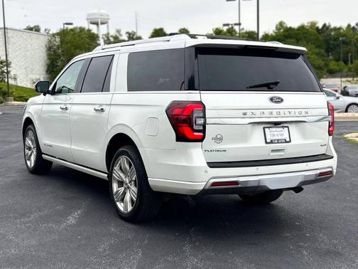 White 2023 Ford Expedition Max Platinum
