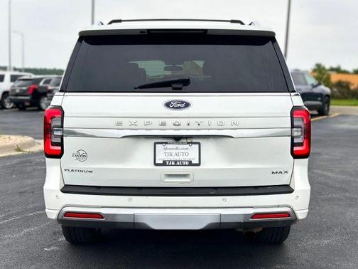 White 2023 Ford Expedition Max Platinum