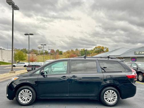 2015 Toyota Sienna LE