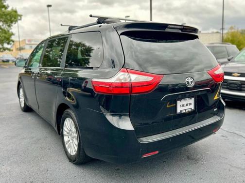 2015 Toyota Sienna LE