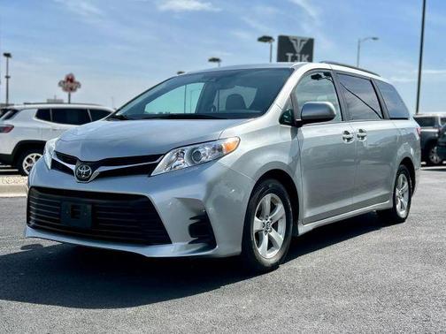 Silver 2019 Toyota Sienna LE