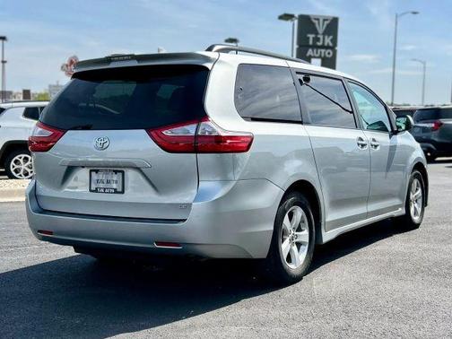 Silver 2019 Toyota Sienna LE