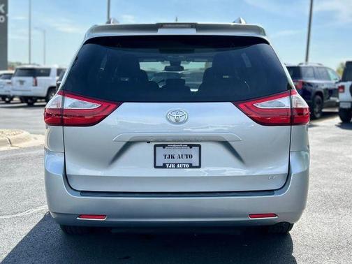 Silver 2019 Toyota Sienna LE