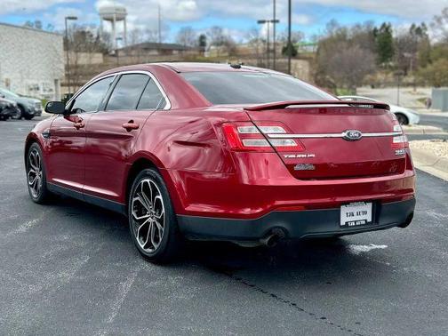 2016 Ford Taurus SHO