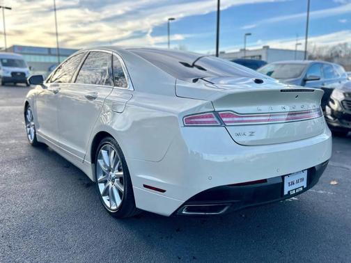 2016 Lincoln MKZ Base