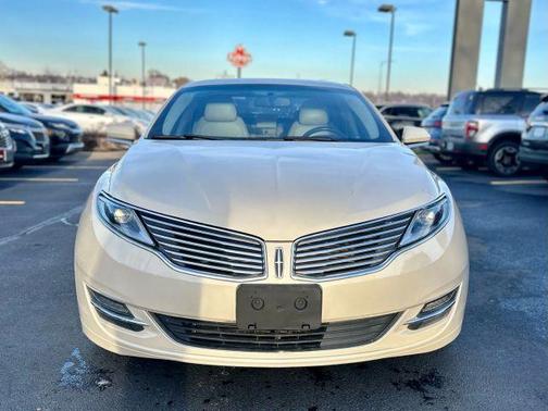 2016 Lincoln MKZ Base
