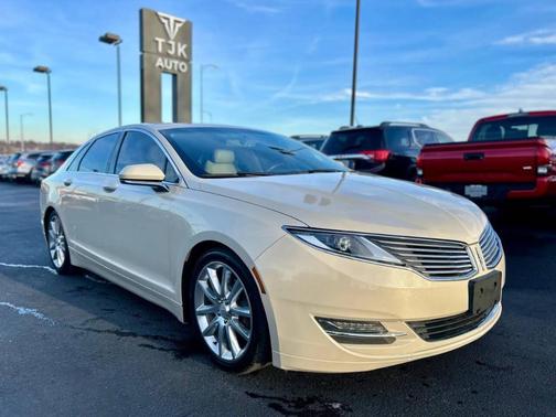 2016 Lincoln MKZ Base