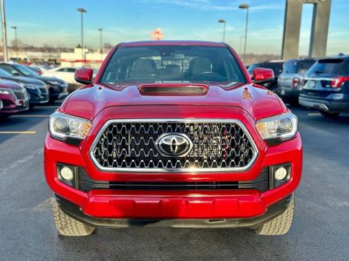 2019 Toyota Tacoma SR