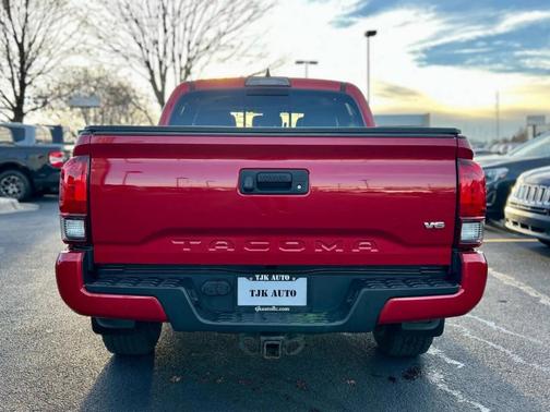 2019 Toyota Tacoma SR