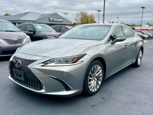 2019 Lexus ES 300h Ultra Luxury