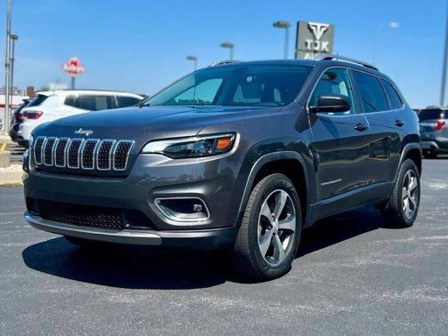Gray 2019 Jeep Cherokee Limited