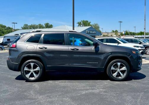 Gray 2019 Jeep Cherokee Limited