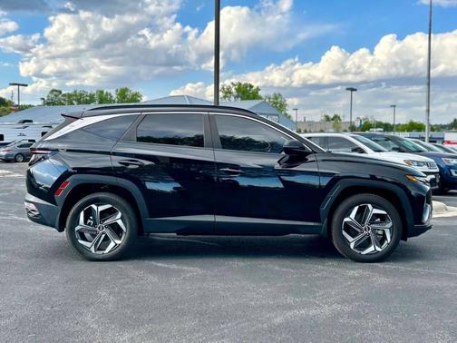 Black 2023 Hyundai TUCSON SEL