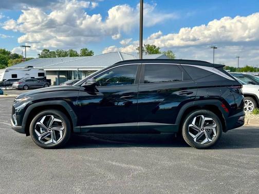 Black 2023 Hyundai TUCSON SEL