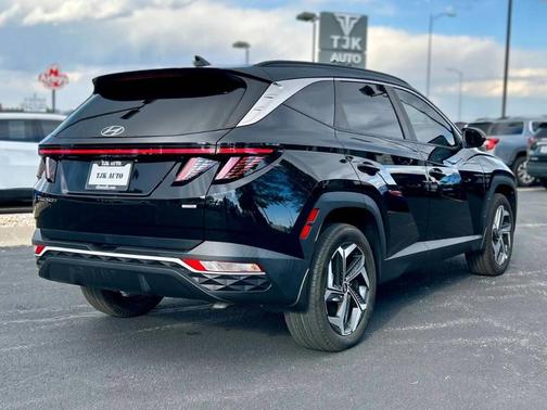 Black 2023 Hyundai TUCSON SEL
