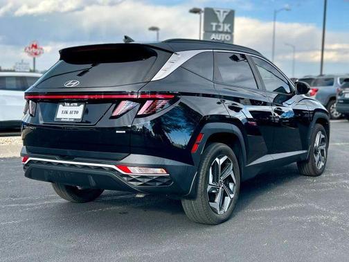 Black 2023 Hyundai TUCSON SEL