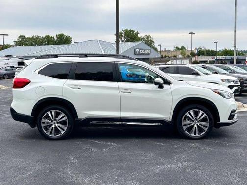 Crystal White Pearl 2021 Subaru Ascent Limited 7-Passenger