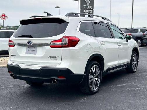 Crystal White Pearl 2021 Subaru Ascent Limited 7-Passenger