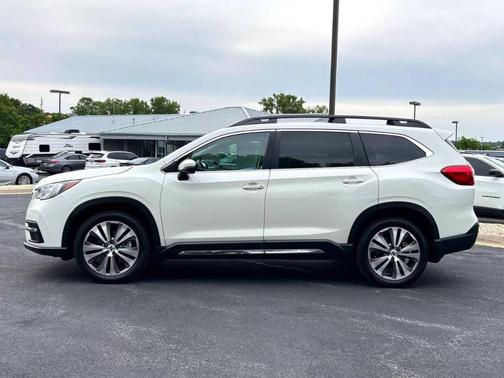Crystal White Pearl 2021 Subaru Ascent Limited 7-Passenger