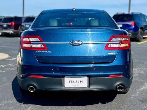 Blue 2016 Ford Taurus SEL