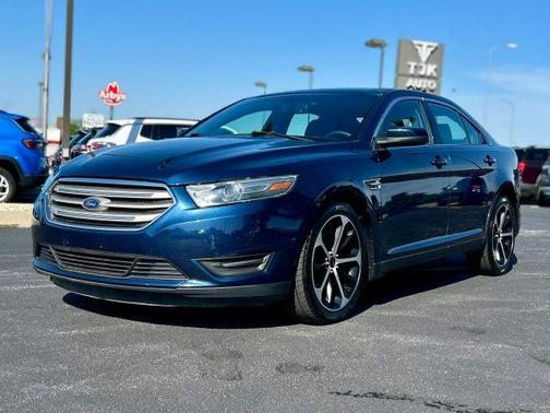 Blue 2016 Ford Taurus SEL