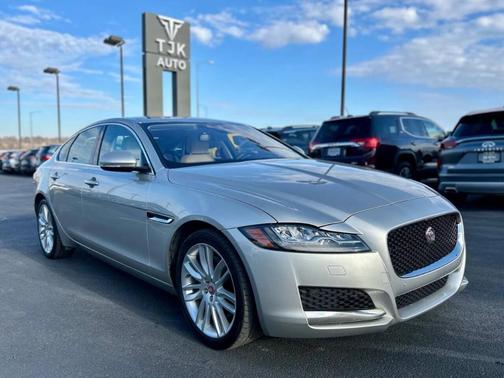 2017 Jaguar XF 35t Prestige
