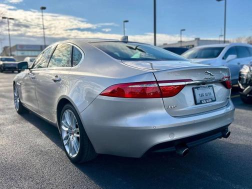 2017 Jaguar XF 35t Prestige