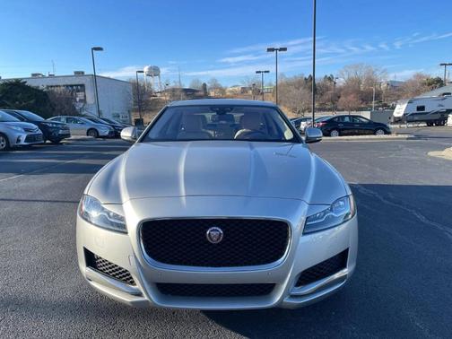 2017 Jaguar XF 35t Prestige