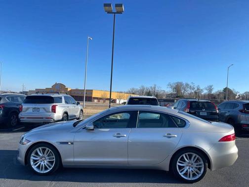 2017 Jaguar XF 35t Prestige