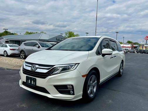 White 2018 Honda Odyssey EX-L