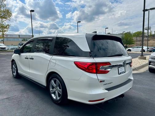 White 2018 Honda Odyssey EX-L