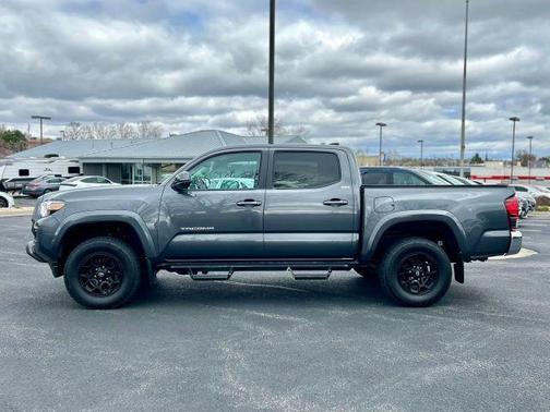 2022 Toyota Tacoma SR5