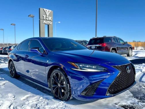 2023 Lexus ES 300h Base