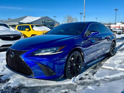 2023 Lexus ES 300h Base