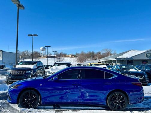 2023 Lexus ES 300h Base