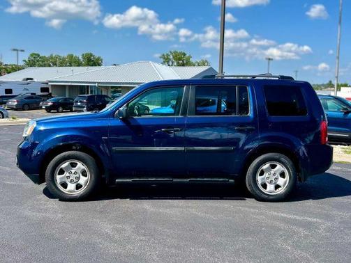 Blue 2013 Honda Pilot LX