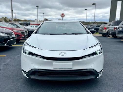2024 Toyota Prius LE